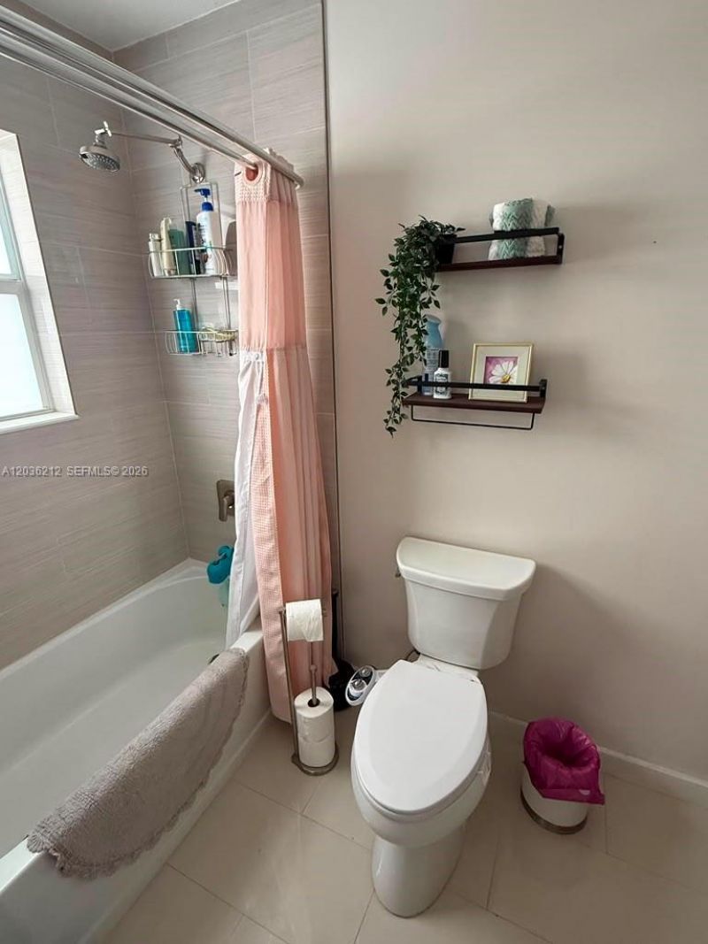 875 W 72nd Pl, Unit 875, Hialeah, FL 33014 Photo
