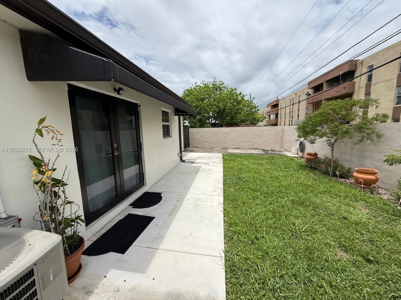 875 W 72nd Pl, Unit 875, Hialeah, FL 33014 Photo