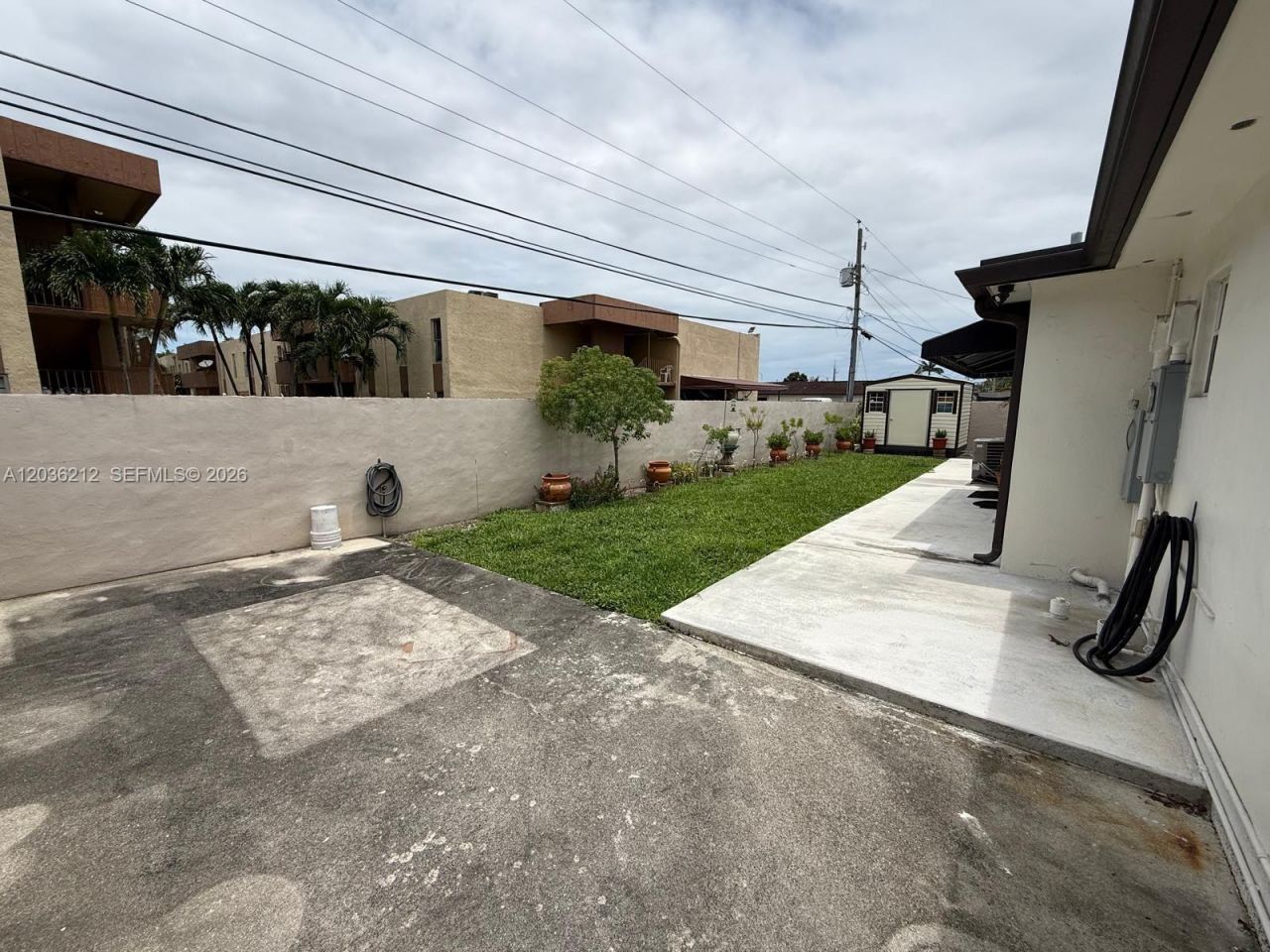 875 W 72nd Pl, Unit 875, Hialeah, FL 33014 Photo