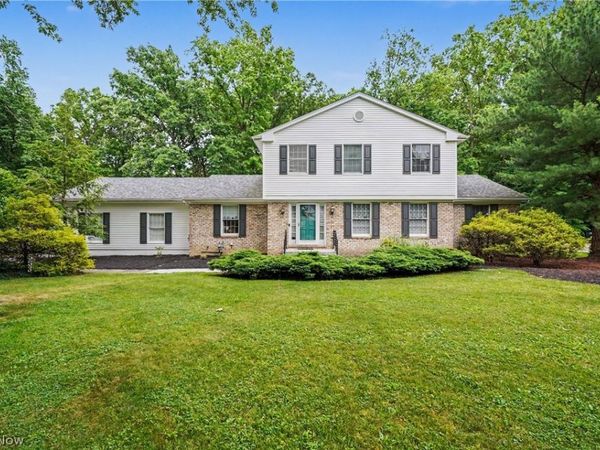 553 N Briarcliff Drive, Canfield, OH 44406