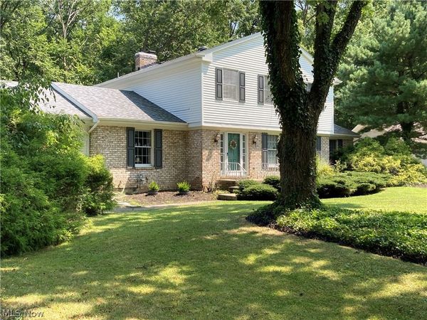 553 N Briarcliff Drive, Canfield, OH 44406