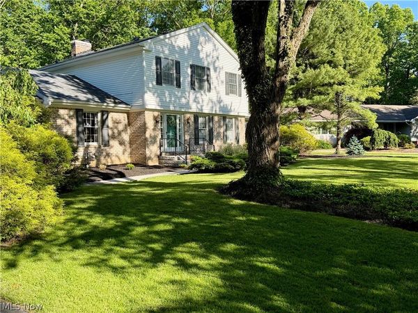 553 N Briarcliff Drive, Canfield, OH 44406