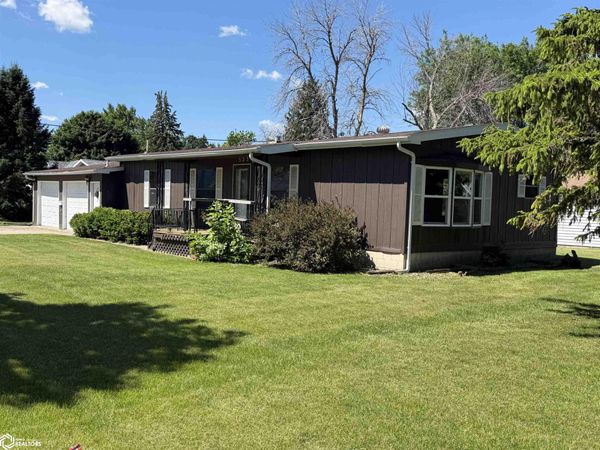 523 N Jackson Avenue, Eagle Grove, IA 50533