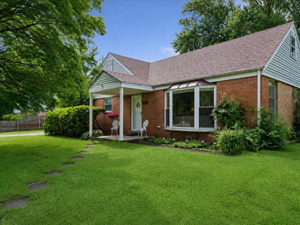 99 Fox Lane , Wheeling, IL 60090
