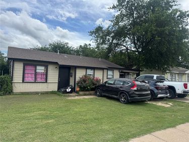 5212 E Berry Street , Fort Worth, TX 76119
