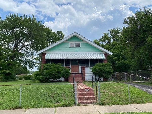 5521 Chestnut Avenue, Kansas City, MO 64130