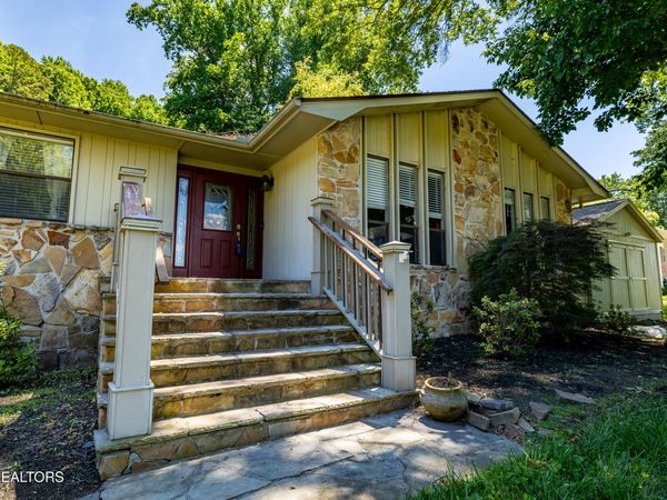6704 Ottari Drive, Knoxville, TN 37918