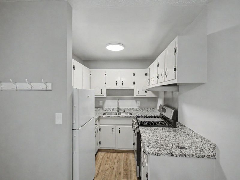 4696 Tarryton Court S, Unit 3H, Columbus, OH 43228 Photo 6
