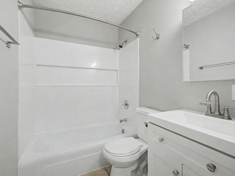 4696 Tarryton Court S, Unit 3H, Columbus, OH 43228 Photo 8