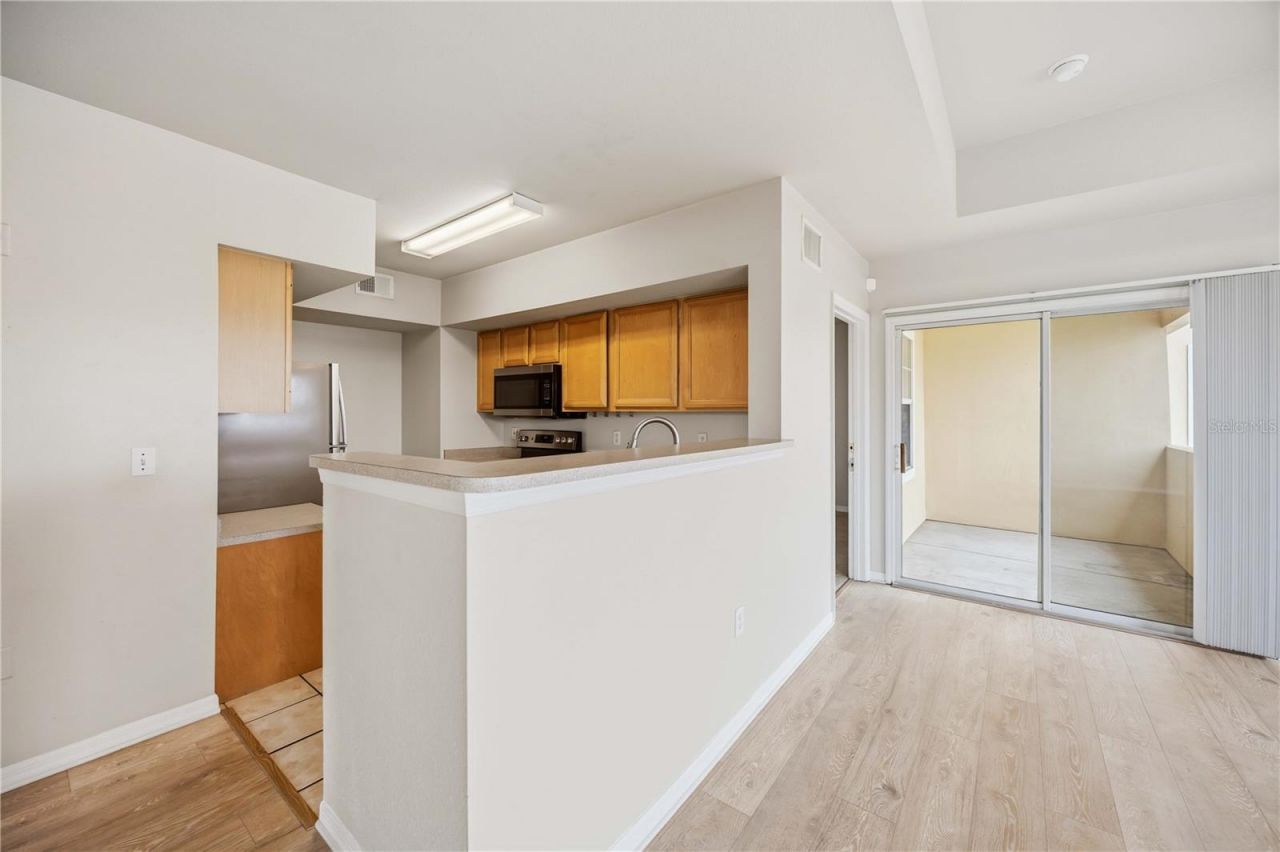 1025 Villagio Circle, Unit 208, Sarasota, FL 34237 Photo