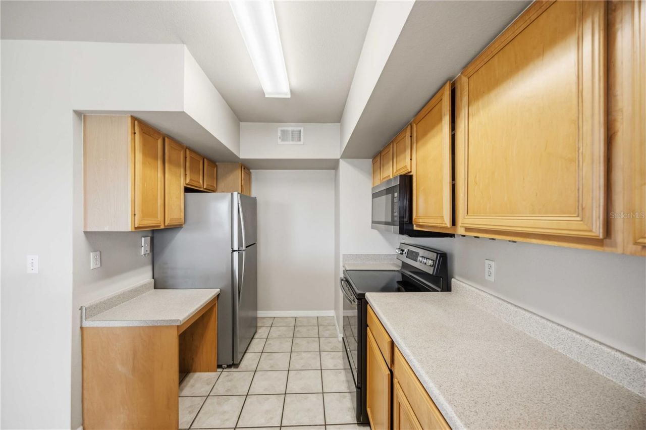 1025 Villagio Circle, Unit 208, Sarasota, FL 34237 Photo