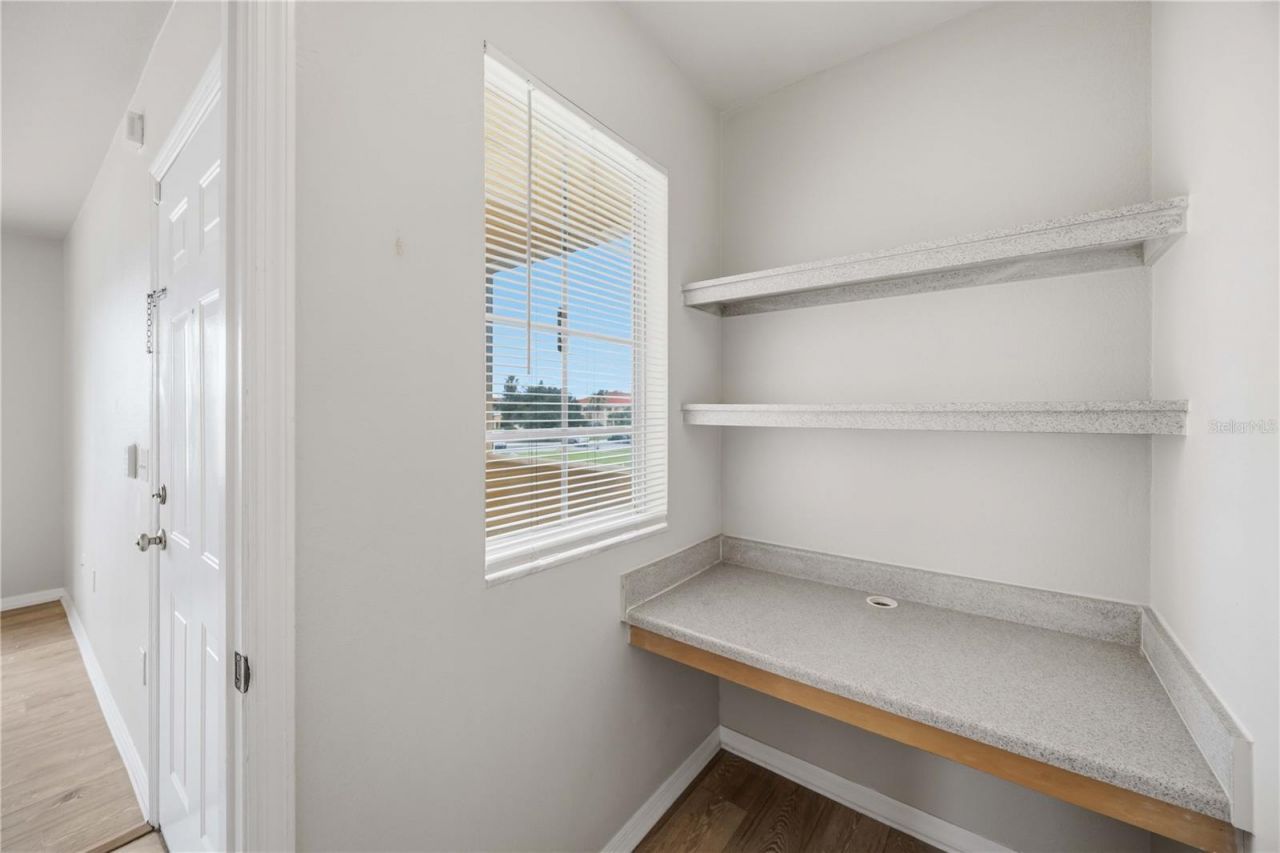 1025 Villagio Circle, Unit 208, Sarasota, FL 34237 Photo