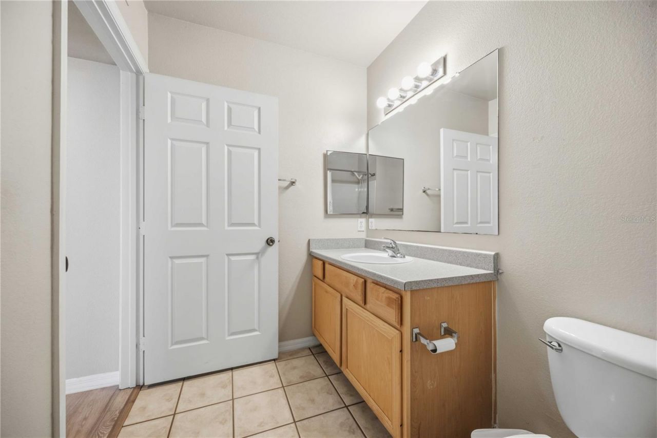 1025 Villagio Circle, Unit 208, Sarasota, FL 34237 Photo