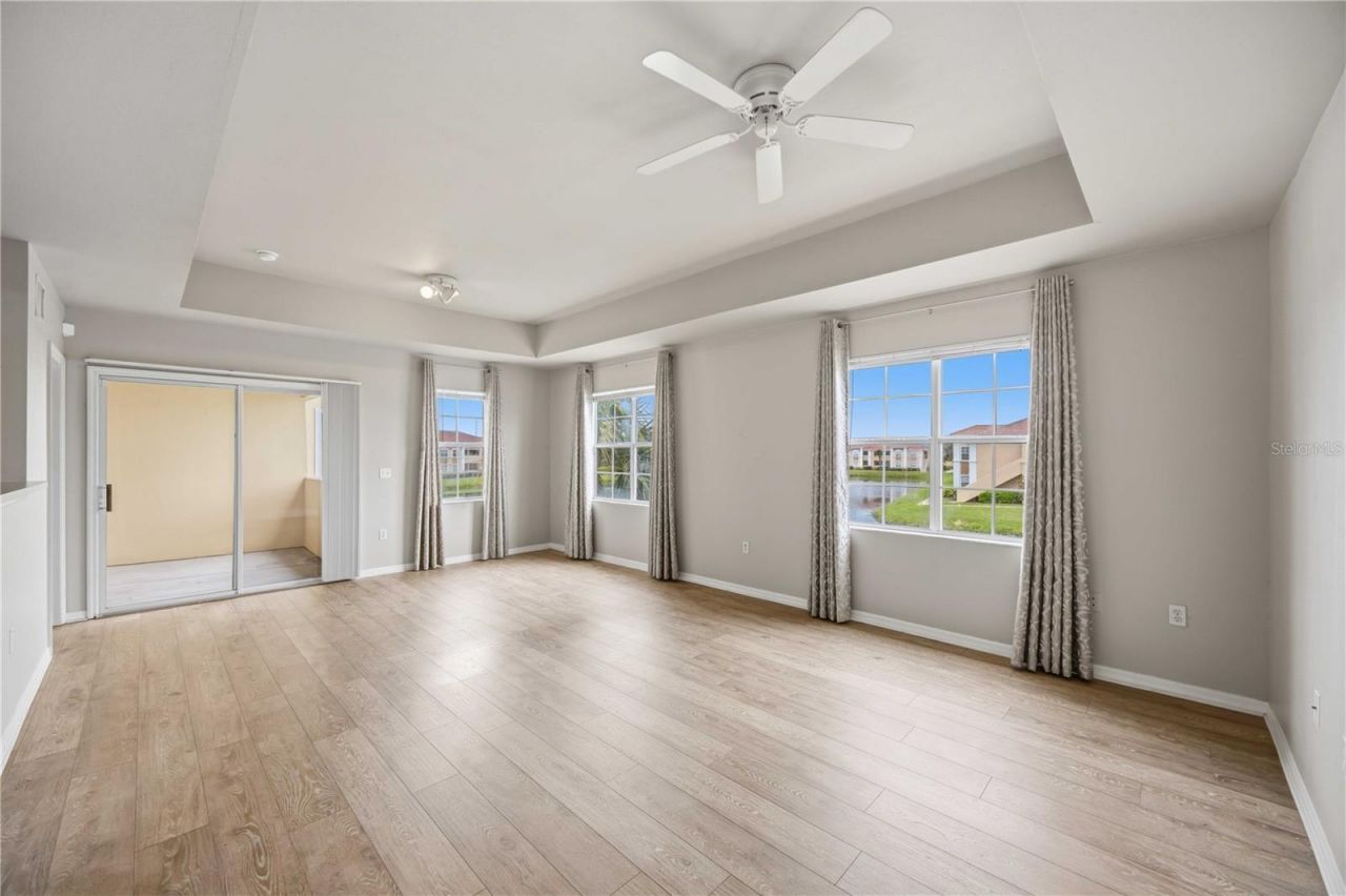 1025 Villagio Circle, Unit 208, Sarasota, FL 34237 Photo