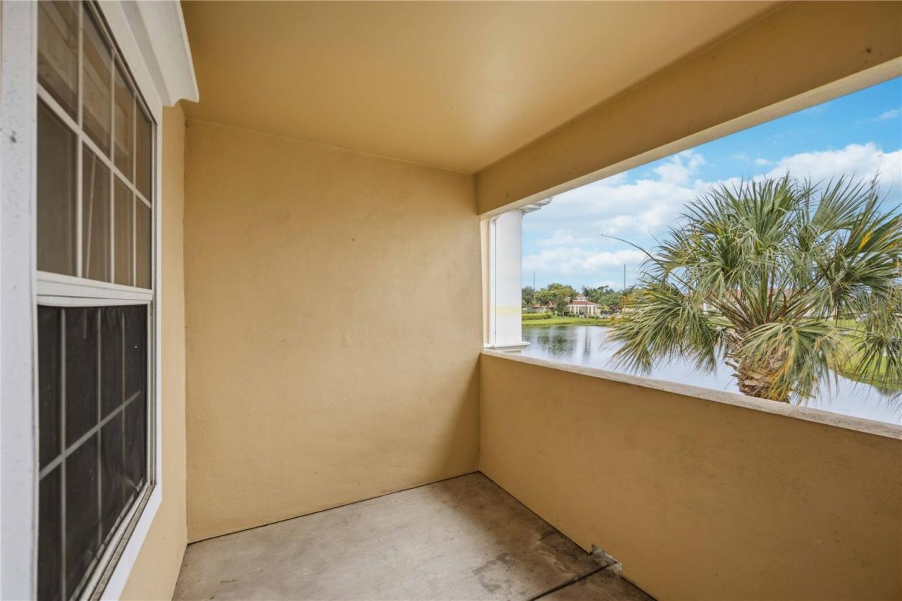 1025 Villagio Circle, Unit 208, Sarasota, FL 34237 Photo