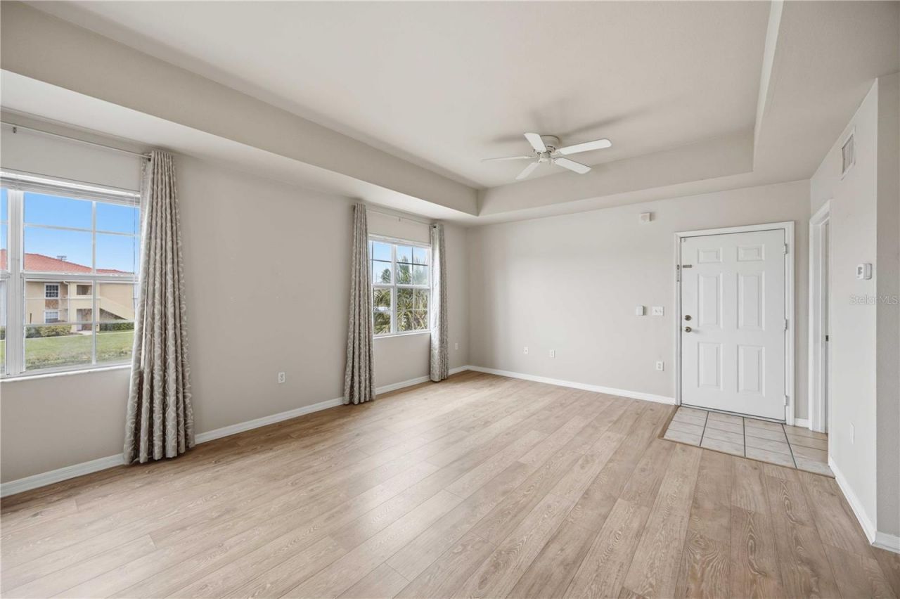 1025 Villagio Circle, Unit 208, Sarasota, FL 34237 Photo