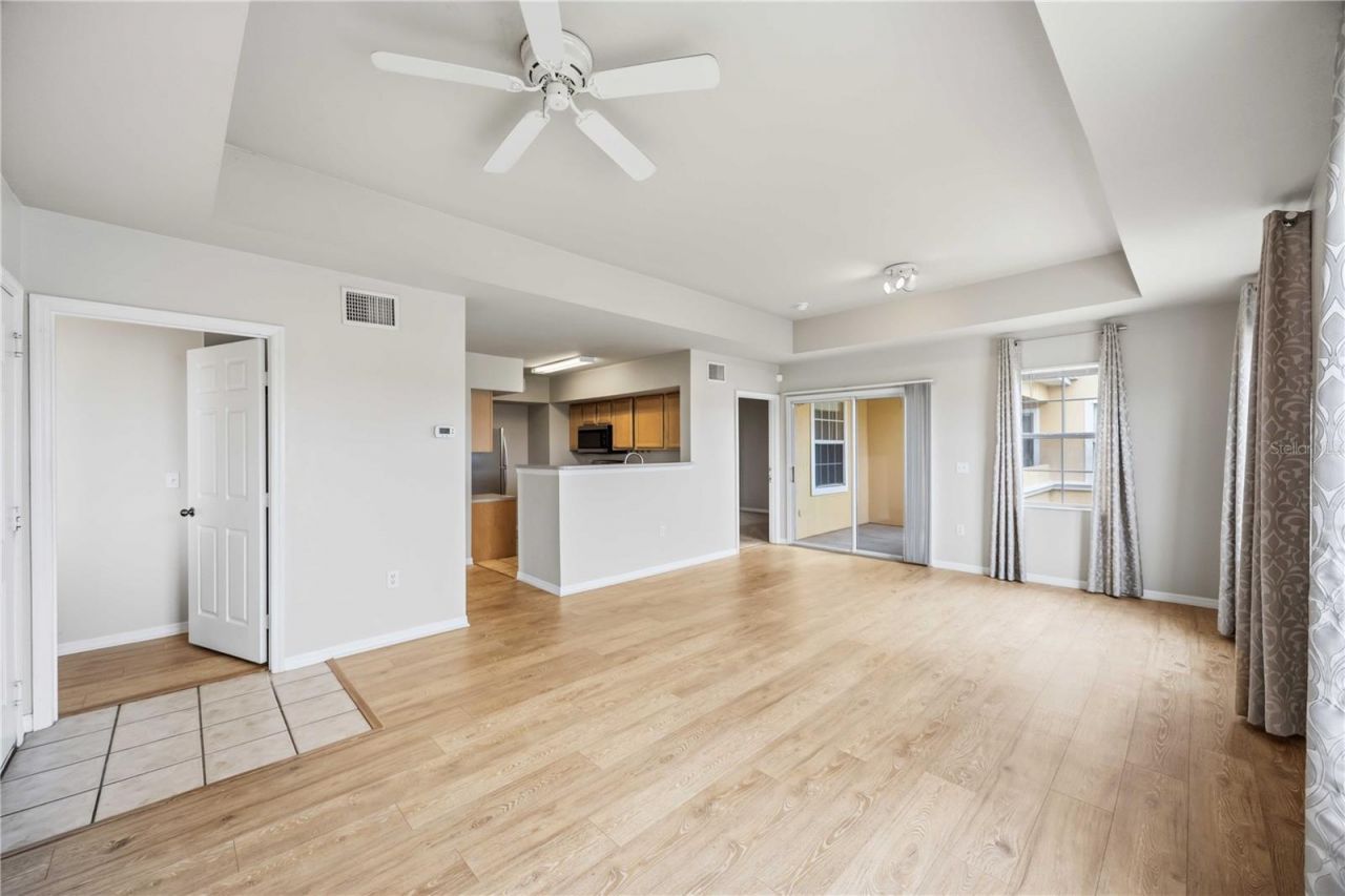 1025 Villagio Circle, Unit 208, Sarasota, FL 34237 Photo