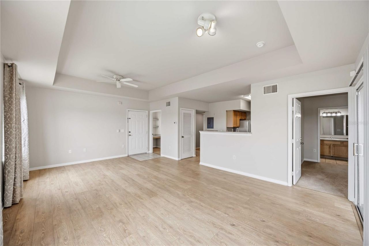 1025 Villagio Circle, Unit 208, Sarasota, FL 34237 Photo
