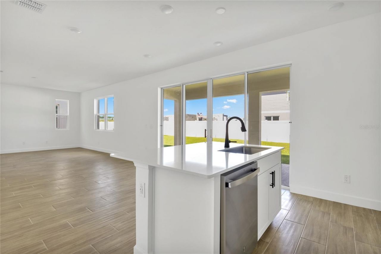141 Waterstone Loop, Tavares, FL 32778 Photo
