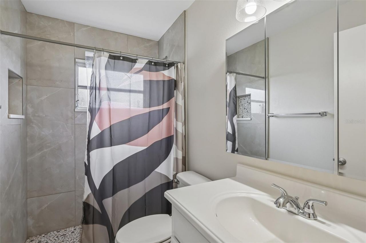390 301 Boulevard W, Unit 4D, Bradenton, FL 34205 Photo