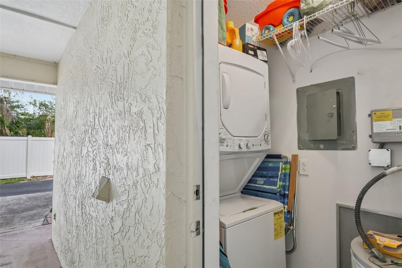 390 301 Boulevard W, Unit 4D, Bradenton, FL 34205 Photo