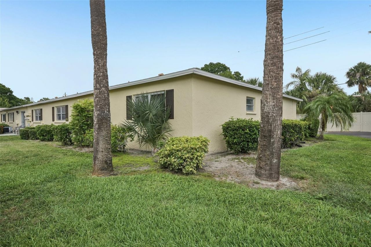 390 301 Boulevard W, Unit 4D, Bradenton, FL 34205 Photo