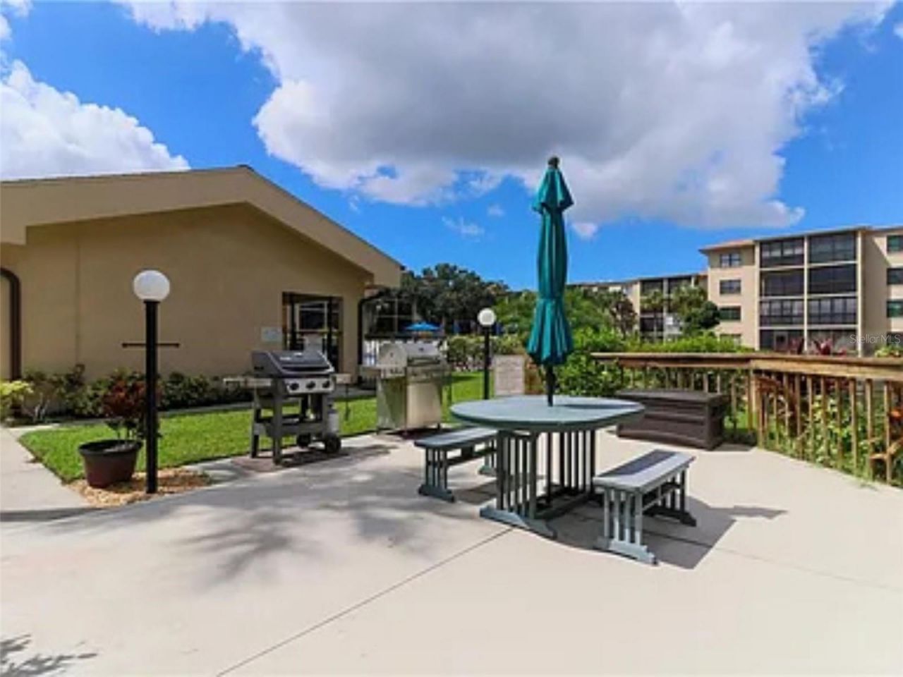390 301 Boulevard W, Unit 4D, Bradenton, FL 34205 Photo