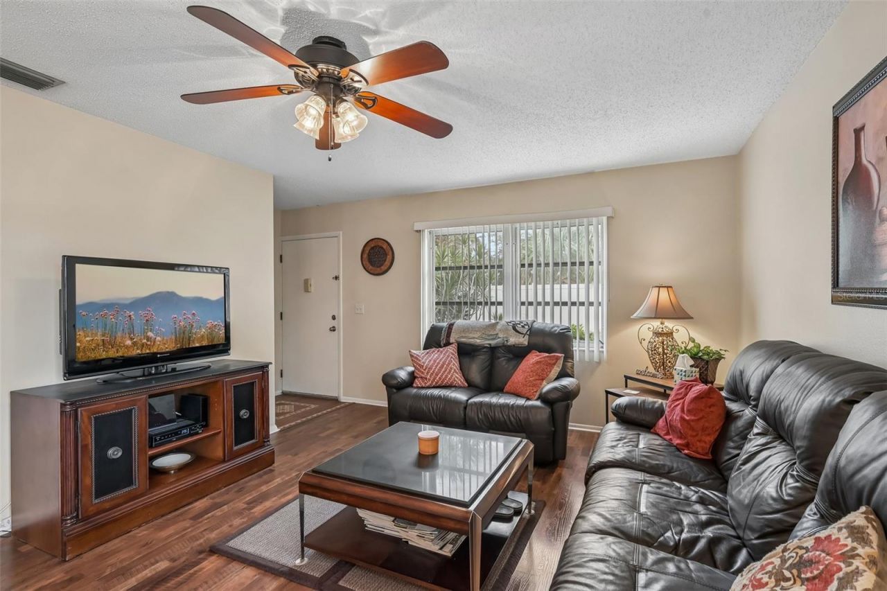 390 301 Boulevard W, Unit 4D, Bradenton, FL 34205 Photo
