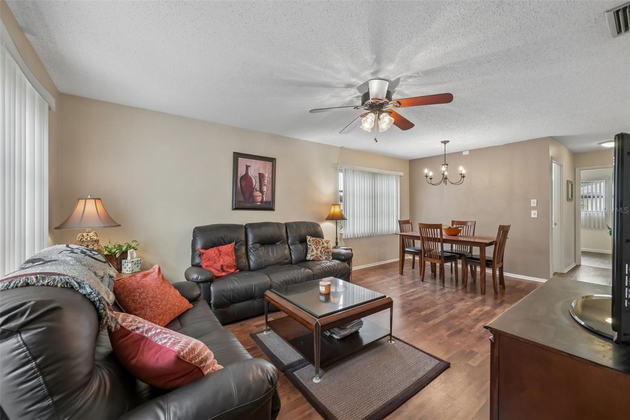 390 301 Boulevard W, Unit 4D, Bradenton, FL 34205 Photo