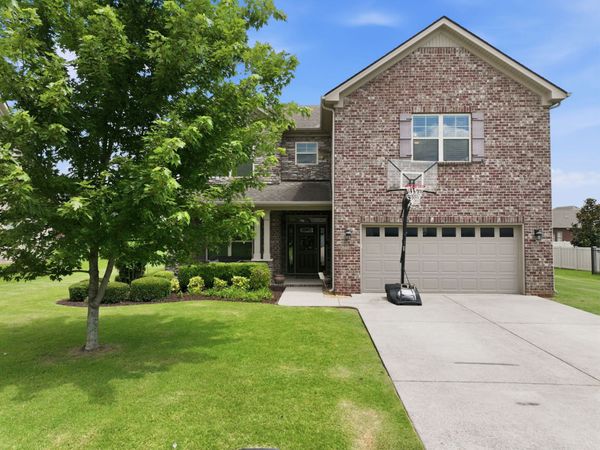 5110 Heroes Ln, Murfreesboro, TN 37129