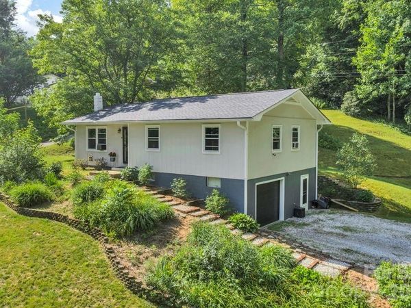644 Valley Road, Spruce Pine, NC 28777