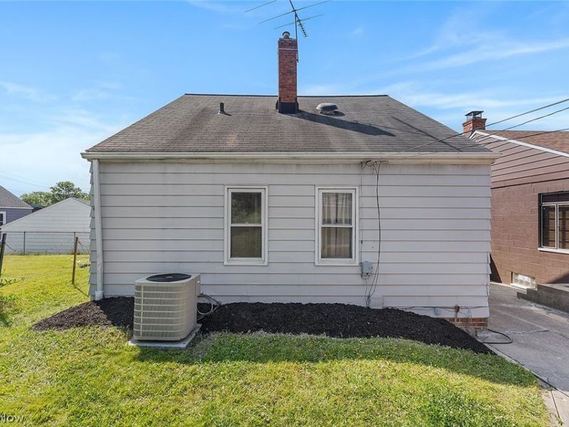 11301 Mountview Avenue, Garfield Heights, OH 44125 Photo 2