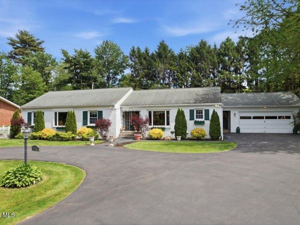917 Londonderry Court, Schenectady, NY 12309