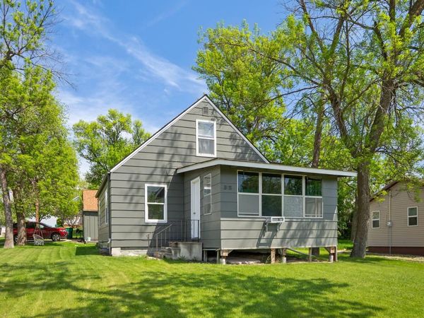 32 2nd Avenue NW, Mayville, ND 58257