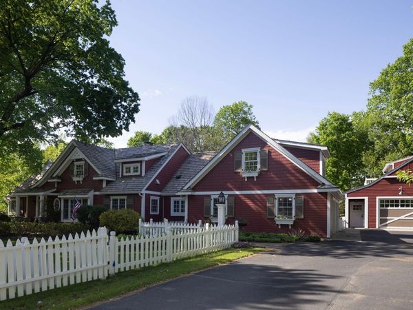 4202 Heathcote Road , Deephaven, MN 55391