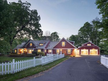 4202 Heathcote Road , Deephaven, MN 55391