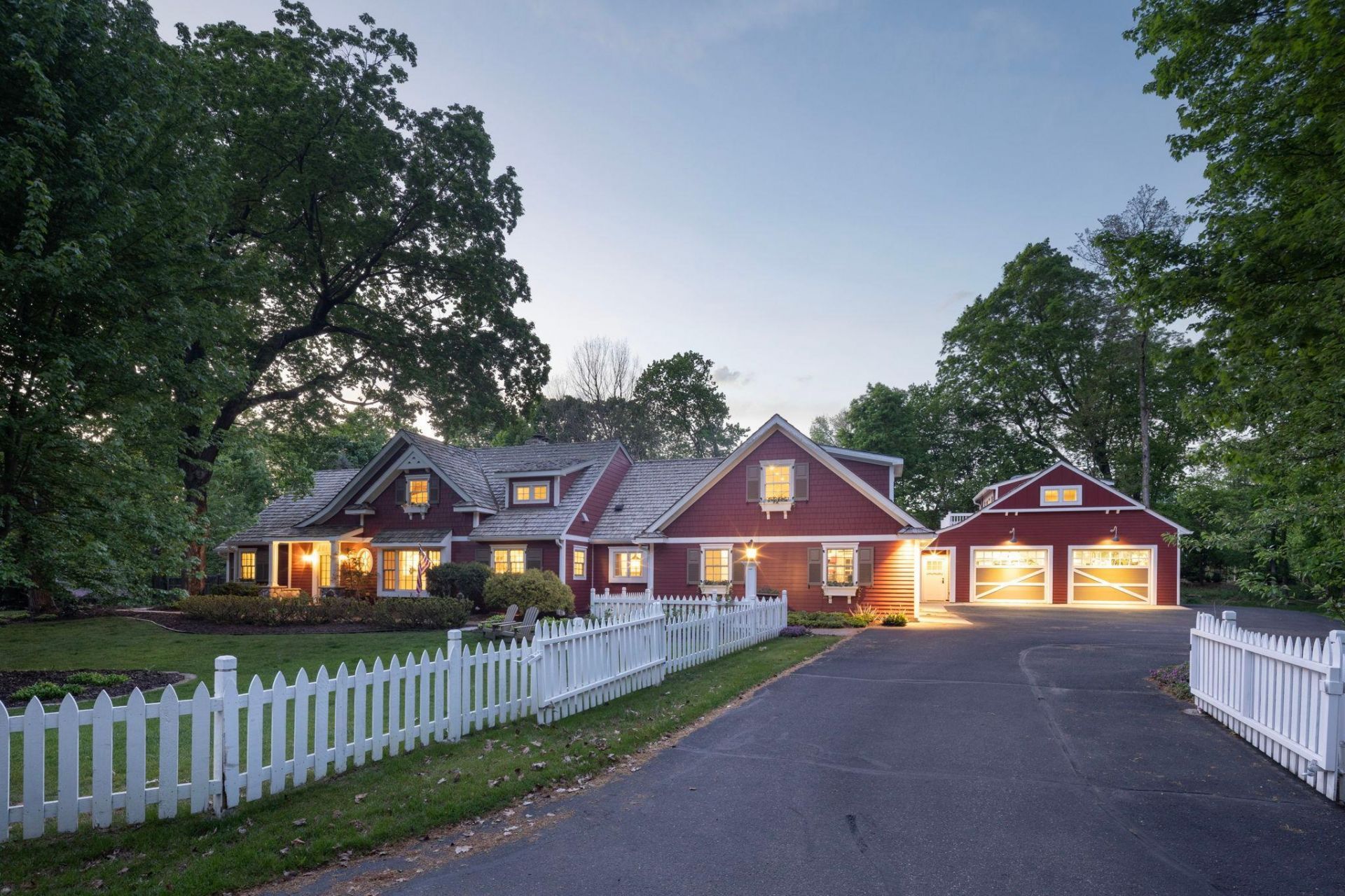 4202 Heathcote Road , Deephaven, MN 55391