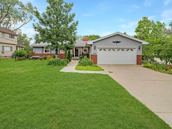 1912 W RIVIERA Drive, Peoria, IL 61614