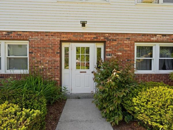 111 Sherwood Square, Essex Junction, VT 05452