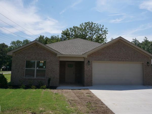 5400 Lotus St., Jonesboro, AR 72404