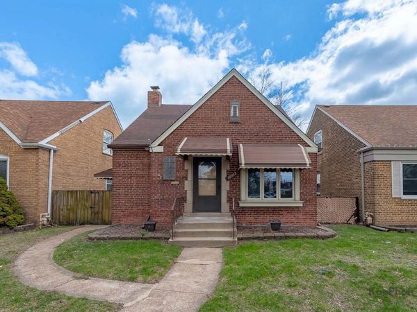 10933 S Avenue H , Chicago, IL 60617