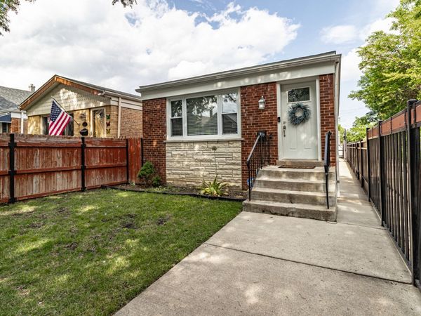 1805 N Harding Avenue , Chicago, IL 60647