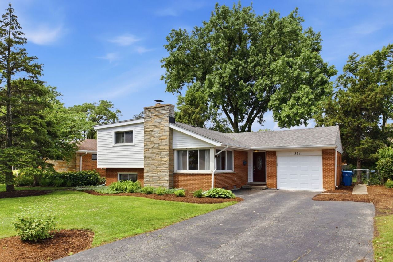 331 E Huntington Avenue, Elmhurst, IL 60126 Main Photo