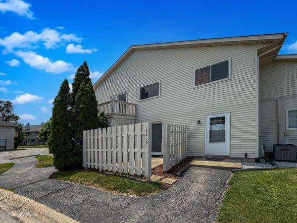 2345 Carnation Drive, Unit 305C, Crest Hill, IL 60403