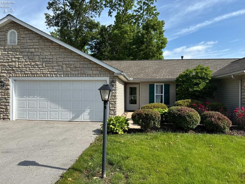 3865 E Vineyard Village Drive, Port Clinton, OH 43452 Photo 1