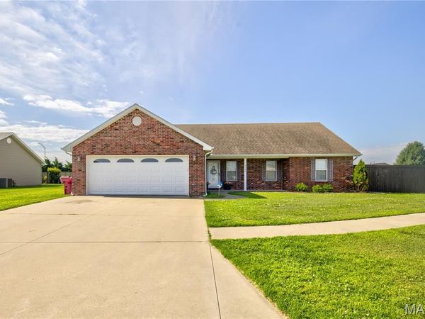 1124 Pollard Plaza , Sikeston, MO 63801