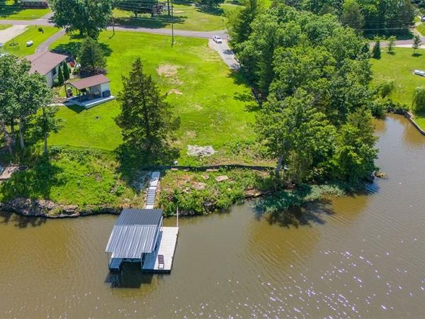2000 Lakeshore Drive , Cuba, MO 65453