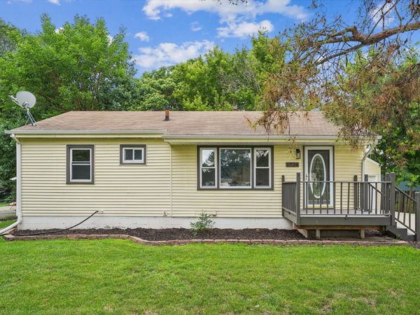 1724 E 29th Street , Des Moines, IA 50317