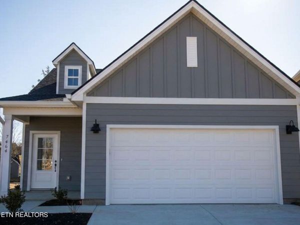 7464 Sun Blossom Lane, Knoxville, TN 37924