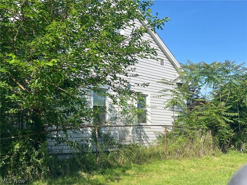 415 S 3rd Street , Martins Ferry, OH 43935 Photo 3